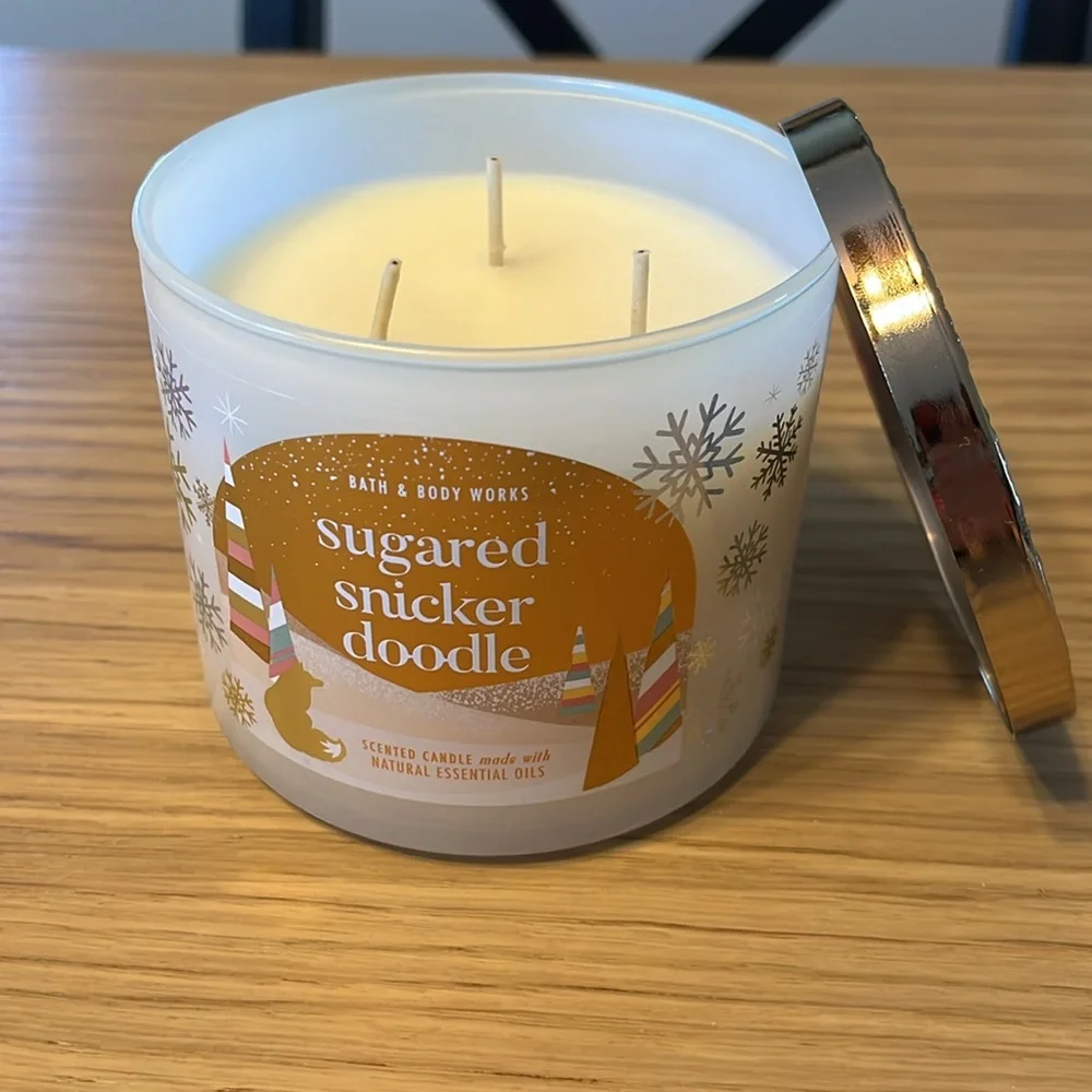 Bath & Body Works 3 Wick Candle. Sugared Snicker Doodle.